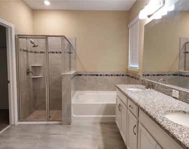 4923 Rolling Green Drive - Photo Thumbnail 11