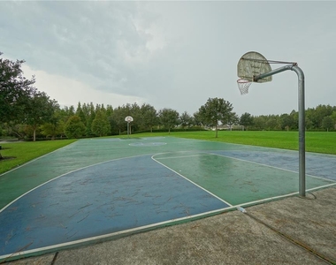 4923 Rolling Green Drive - Photo Thumbnail 20