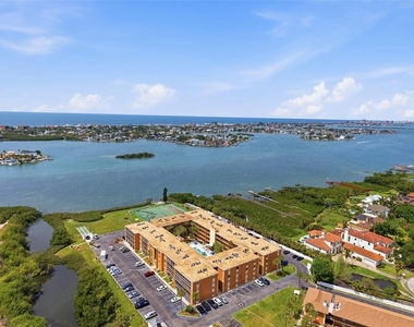12760 Indian Rocks Road - Photo Thumbnail 7