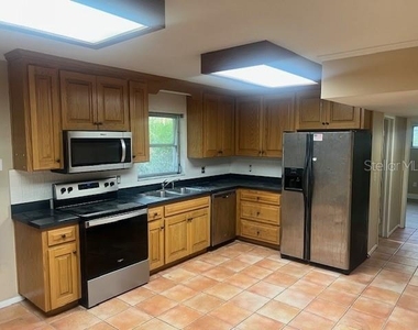 16406 Lake Byrd Drive - Photo Thumbnail 3