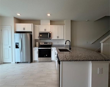 1556 Mirabella Circle - Photo Thumbnail 12