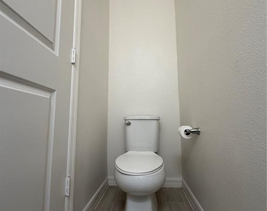 1556 Mirabella Circle - Photo Thumbnail 6