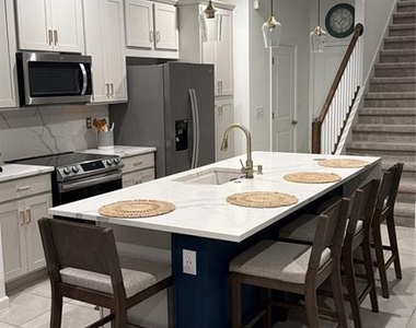 1171 Boardwalk Place - Photo Thumbnail 4
