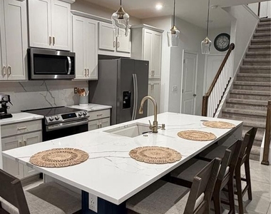 1171 Boardwalk Place - Photo Thumbnail 3