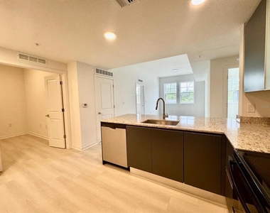 5579 Millenia Park Blvd - Photo Thumbnail 8