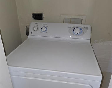 922 Lake Destiny Road - Photo Thumbnail 10