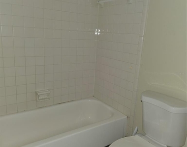 922 Lake Destiny Road - Photo Thumbnail 6