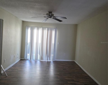 922 Lake Destiny Road - Photo Thumbnail 2