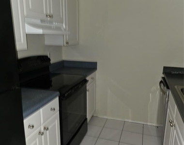 922 Lake Destiny Road - Photo Thumbnail 16