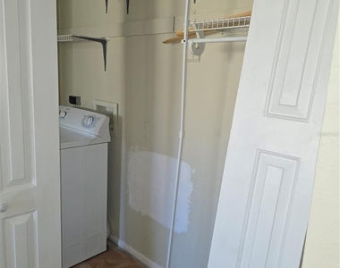 922 Lake Destiny Road - Photo Thumbnail 9
