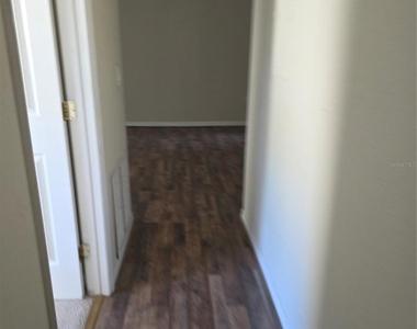 922 Lake Destiny Road - Photo Thumbnail 11