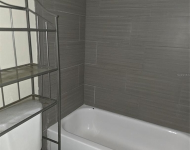 922 Lake Destiny Road - Photo Thumbnail 13