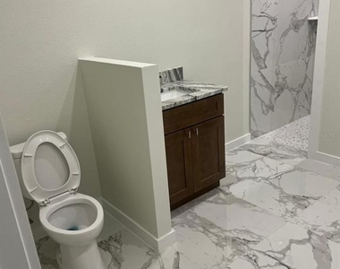 1207 Crawford Avenue - Photo Thumbnail 8