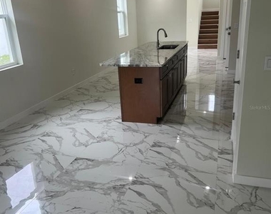 1207 Crawford Avenue - Photo Thumbnail 3