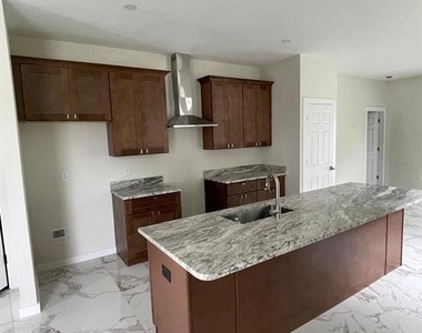 1207 Crawford Avenue - Photo Thumbnail 4
