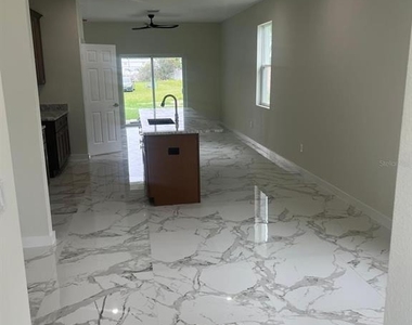 1207 Crawford Avenue - Photo Thumbnail 2