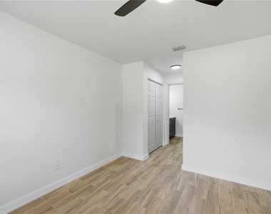 712 Ne 26th Street - Photo Thumbnail 14