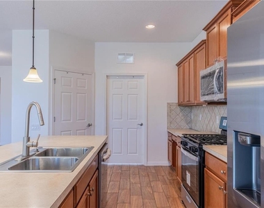 519 Cadiz Drive - Photo Thumbnail 6
