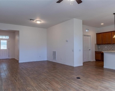 519 Cadiz Drive - Photo Thumbnail 4