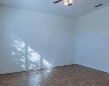 519 Cadiz Drive - Photo Thumbnail 13