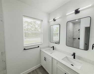 4700 Sunbeam Street - Photo Thumbnail 2