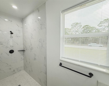 4700 Sunbeam Street - Photo Thumbnail 3