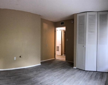 1830 Maravilla Avenue - Photo Thumbnail 6