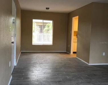 1830 Maravilla Avenue - Photo Thumbnail 13