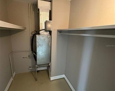 1830 Maravilla Avenue - Photo Thumbnail 9