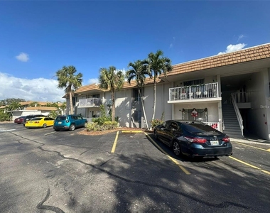 1830 Maravilla Avenue - Photo Thumbnail 13