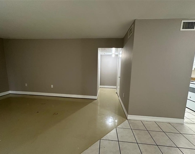 1830 Maravilla Avenue - Photo Thumbnail 2