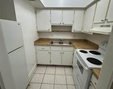 1830 Maravilla Avenue - Photo Thumbnail 4