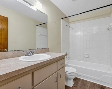 3800 Se 17th Court - Photo Thumbnail 11
