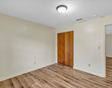3800 Se 17th Court - Photo Thumbnail 7
