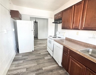 704 Cordova Drive - Photo Thumbnail 3