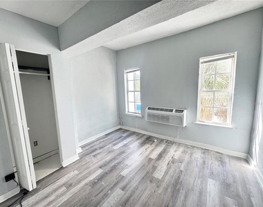 704 Cordova Drive - Photo Thumbnail 14