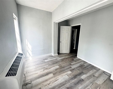 704 Cordova Drive - Photo Thumbnail 16