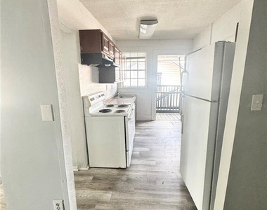 704 Cordova Drive - Photo Thumbnail 4