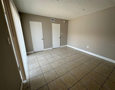 1830 Maravilla Avenue - Photo Thumbnail 11