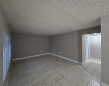 1830 Maravilla Avenue - Photo Thumbnail 3