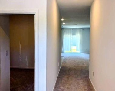 2443 Grey Hawk Dr - Photo Thumbnail 9