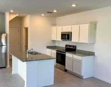 2443 Grey Hawk Dr - Photo Thumbnail 3
