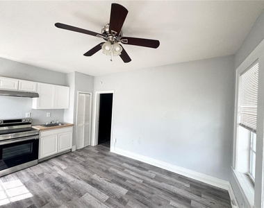 704 Cordova Drive - Photo Thumbnail 7