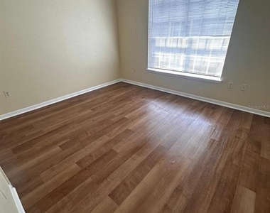 13013 Mulberry Park Drive - Photo Thumbnail 6
