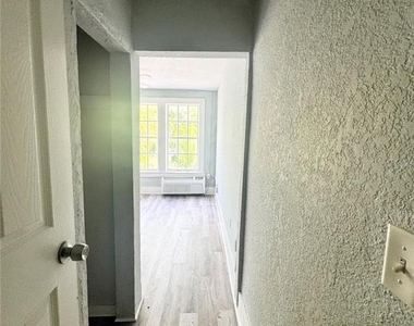 704 Cordova Drive - Photo Thumbnail 4