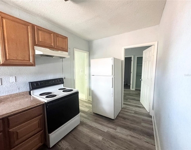 704 Cordova Drive - Photo Thumbnail 3