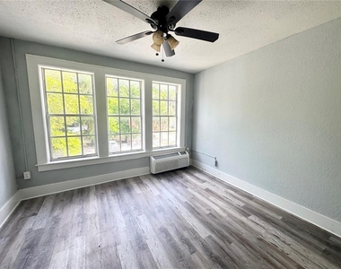704 Cordova Drive - Photo Thumbnail 7