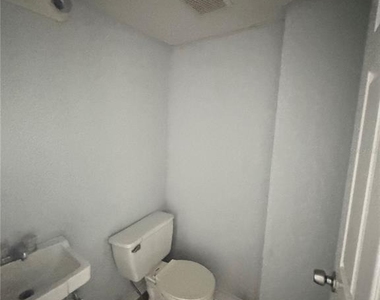 704 Cordova Drive - Photo Thumbnail 15