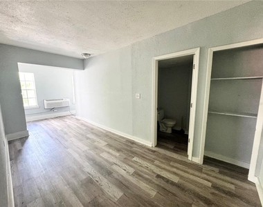 704 Cordova Drive - Photo Thumbnail 12