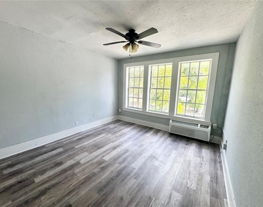 704 Cordova Drive - Photo Thumbnail 6